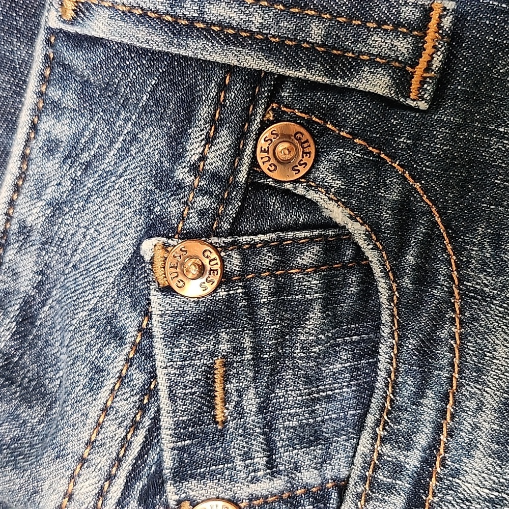 NWOT GUESS Women's Blue Denim Shorts - Picture 8 of 8